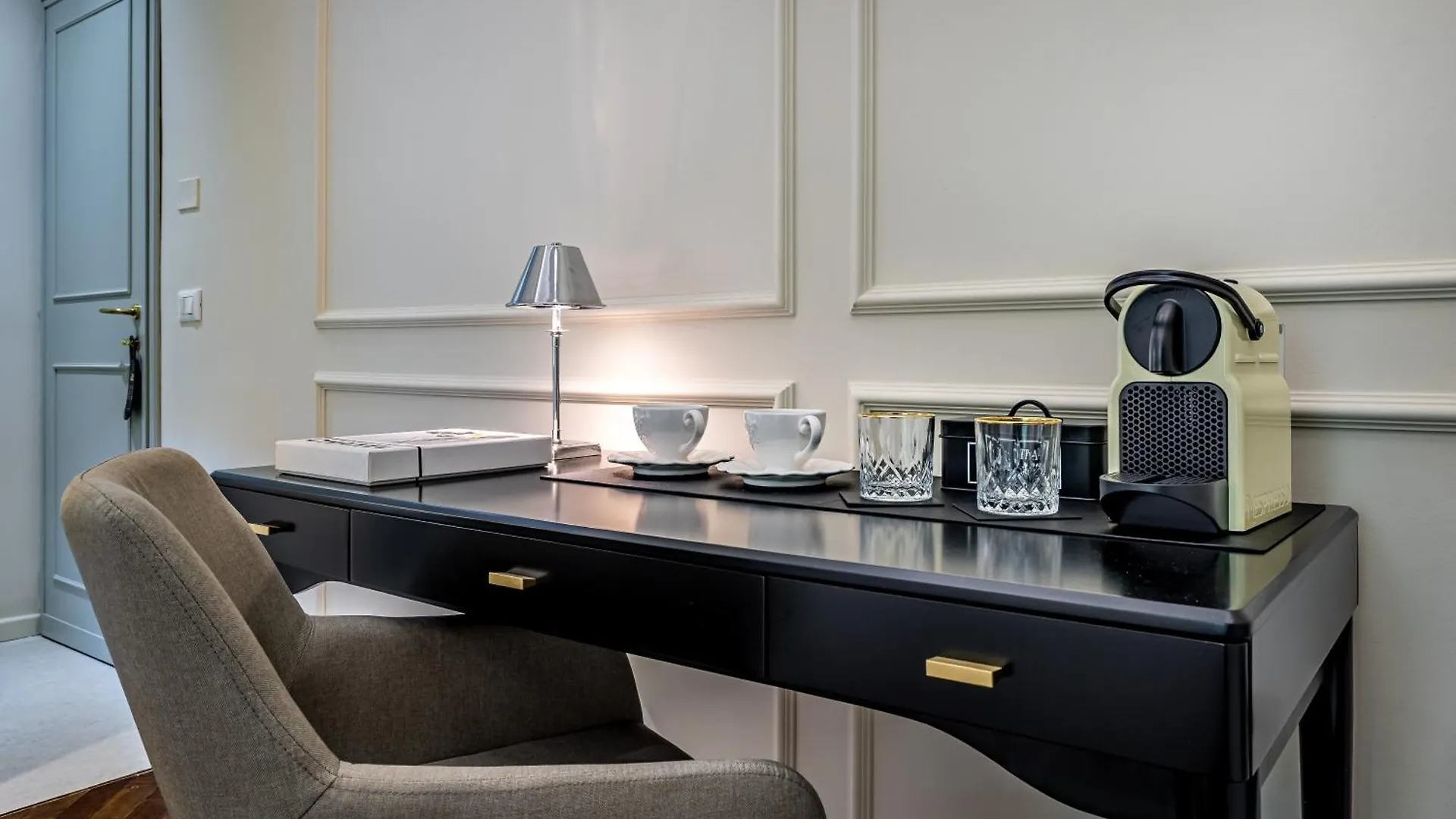Residenza D'Epoca Pontevecchio - Luxury Retrait Apartment Florence